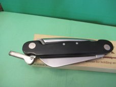 Buck Yachtsman Pre-Date Code Black Composition Model # 315