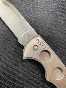 Buck 560V (1989) Titanium Hunter