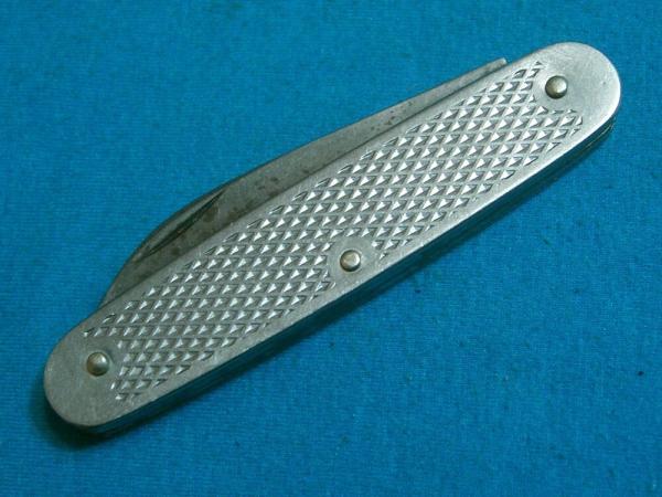 VINTAGE 3 BLADE STAINLESS MILITARY SCOUTS SCOUT CAMPING SURVIVAL FOLDING POCKET KNIFE KNIVES OLD VINTAGE 3 BLADE STAINLESS MILITARY SCOUTS SCOUT CAMPING SURVIVAL FOLDING POCKET KNIFE KNIVES OLD