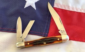 Queen Hump Back / Balloon Whittler w/ Nice Amber Bone Handles