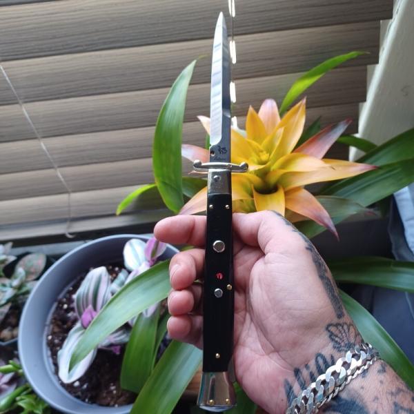 LATAMA 11INCH SWINGUARD WITH RAVEN HORN LATAMA 11INCH SWINGUARD WITH RAVEN HORN