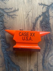 Case xx display anvil with magnets