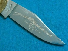 VINTAGE QUEEN 048 8445E USA 1998 LOCKBACK GUN COLLECTOR ENGRAVED FOLDING POCKET KNIFE KNIVES BOX OLD