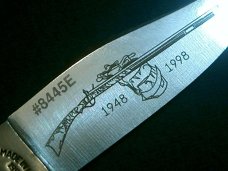 VINTAGE QUEEN 048 8445E USA 1998 LOCKBACK GUN COLLECTOR ENGRAVED FOLDING POCKET KNIFE KNIVES BOX OLD