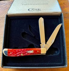 Case xx - 6207SS  Dark Red Bone Peach Seed Jigged Mini Trapper w/Cigar Box #71224