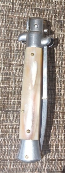 MINT CONDITION FRANK BELTRAME 9INCH SWIVEL BOLSTER WITH FRENCH BOVINE HORN 
