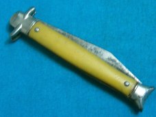 VINTAGE IMPERIAL USA FOLDING POCKET FISHTAIL BOWTIE KNIFE KNIVES OLD YELLOW HANDLE