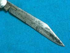 VINTAGE IMPERIAL USA FOLDING POCKET FISHTAIL BOWTIE KNIFE KNIVES OLD YELLOW HANDLE