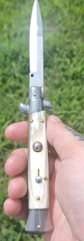 MINT CONDITION FRANK BELTRAME 9INCH SWIVEL BOLSTER WITH FRENCH BOVINE HORN 