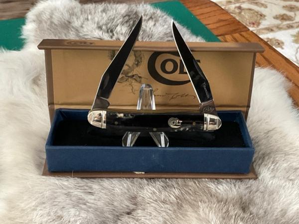 Colt Model CT315 Muskrat Pattern pocket knife. N.O.S
