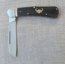Robbie Ferreira Buffalo Horn Sheepsfoot Curved Jack..N690..4".. fluted bolsters ..Ostrich slip