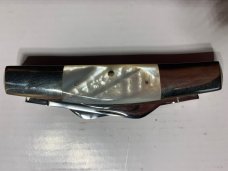 Queen, cutlery Robertson, Mastercraft, pearl with nickel silver bolsters, one of 100