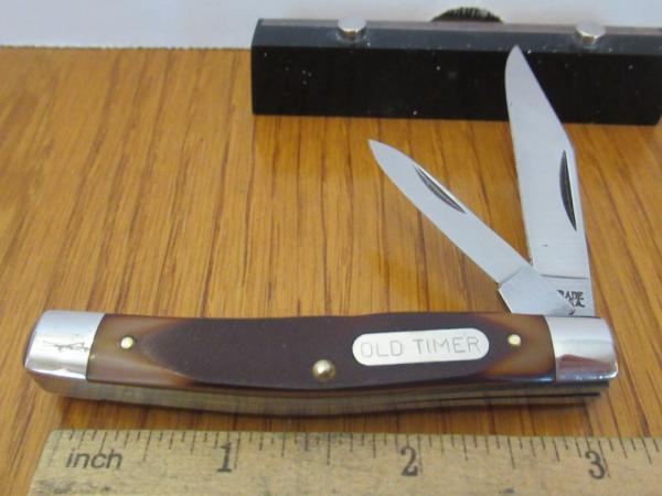 Schrade NY USA Rough Saw Cut Delrin Old Timer Model # 33OT Schrade NY USA Rough Saw Cut Delrin Old Timer Model # 33OT