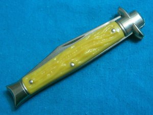 VINTAGE IMPERIAL USA FOLDING POCKET FISHTAIL BOWTIE KNIFE KNIVES OLD YELLOW HANDLE