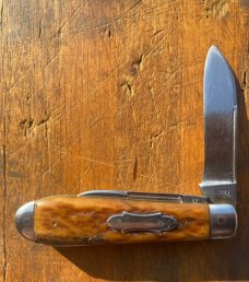 John Russell Green River Works Swelled End Two Blade Jack
