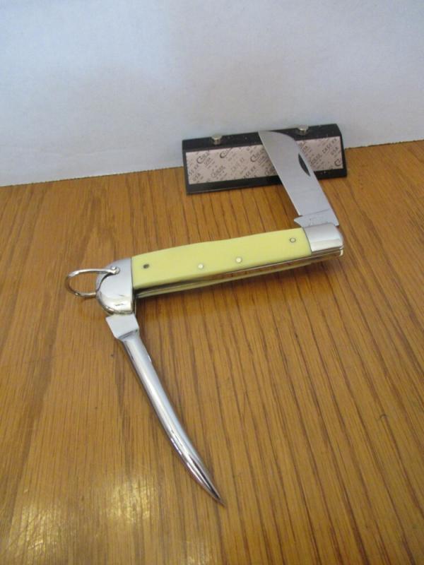 Case XX 1940 to 1964 Yellow Delrin Handle Marlin Spike Riggers Knife Pattern #3246R Case XX 1940 to 1964 Yellow Delrin Handle Marlin Spike Riggers Knife Pattern #3246R