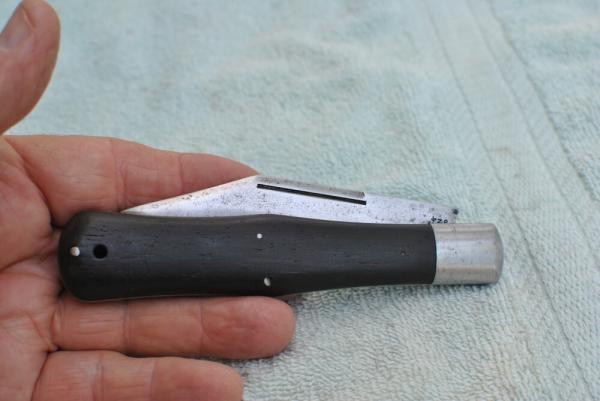 New York Knife Co. Walden Early Coke Bottle Ebony 5 1/4" Closed Tight Loud 1/2 Stop Civil War? New York Knife Co. Walden Early Coke Bottle Ebony 5 1/4" Closed Tight Loud 1/2 Stop Civil War?