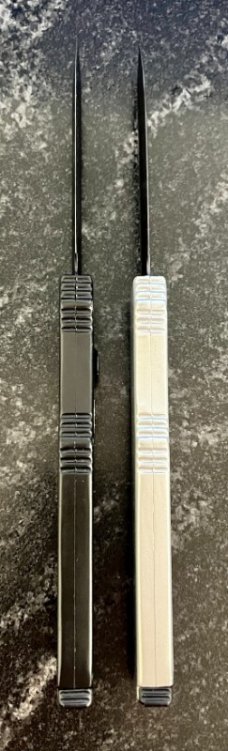 2 Microtech Halo 3 Clone Out The Front (OTF) Switchblade Knives, Unused 