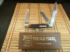 SCHRADE OLD TIMER 858 LUMBERJACK U.S.A. NOS WITH 2 PC. BOX, SLEEVE, PAPERS ALL IN MINT CONDITION