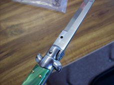 Renzo Beltrame 11" Stiletto Automatic Swivel Bolster Green Pearlex Handles Beauty!