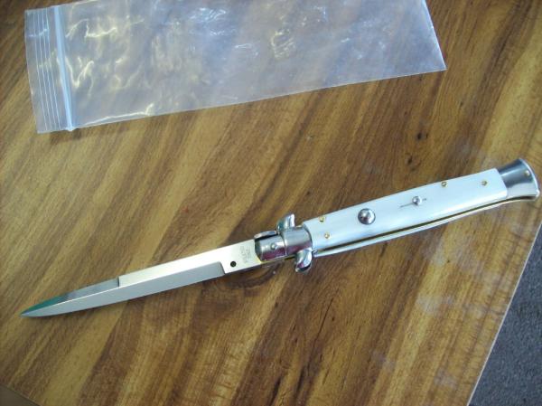 Renzo Beltrame 11" Stiletto Automatic Swivel Bolster White Pearlex Handles Beauty!