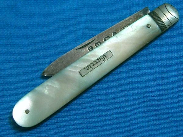 VINTAGE ANTIQUE H&T SILVER HALLMARK ENGLAND PEARL SLEEVEBOARD FOLDING POCKET FRUIT KNIFE KNIVES OLD