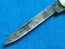 VINTAGE ANTIQUE FLOWER PETAL STAR STAMP PEARL FOLDING POCKET QUILL PEN KNIFE KNIVES OLD