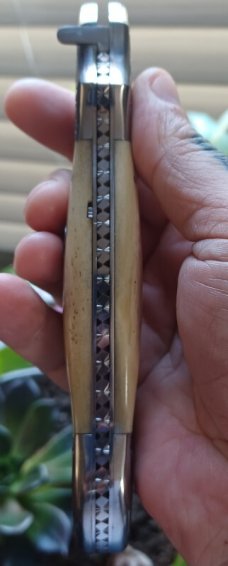 Muhammad Afaaq switchblade 