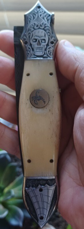 Muhammad Afaaq switchblade