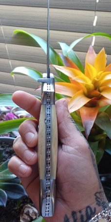 Muhammad Afaaq switchblade 