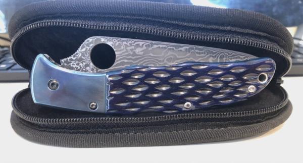 Spyderco Limited Number Sprint Run Endura C10JBBP with Blue-Colored Jigged-Bone Handle