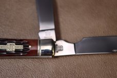 ROUGH RYDER BROWN JIGGED BONE RAZOR TRAPPER FOLDING KNIFE RR072