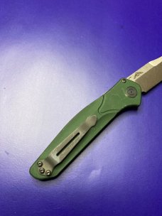 Benchmade Osborne 9400 Automatic Knife Green Aluminum 