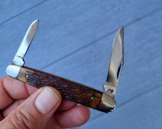Queen USA Pattern #3  Sleeveboard Pen knife, 2-blade, Rogers Bone Handles, Mint