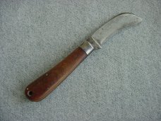Antique RUSSELL U.S.A. Hawkbill Pattern Pocket Knife