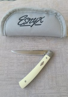 Esnyx Barracuda..Silverline series..Ivory G10..M390...4" clsd