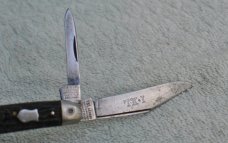 IXL 2 Blade 1970's Sheffield England Light Use Federal Shield Jigged Handles Nickel Bolsters