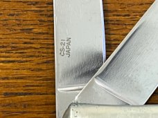 Spouting Whale F&F Inc. CS-21 Scrimshaw Barlow Folding Knife SN#2189