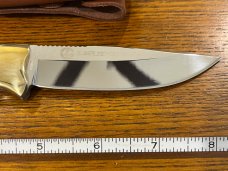 Camco Leupold 8 3/8" Drop Point Hunting Knife w/Burled Walnut Scales