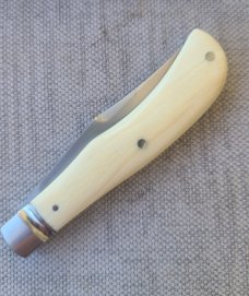 DrT Ivory Slimline Trapper...Cpm154...3 5/8 closed...coa and pouch..older build priced accordingly 