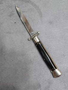 9" Vintage Swinguard. Dark Horn. 