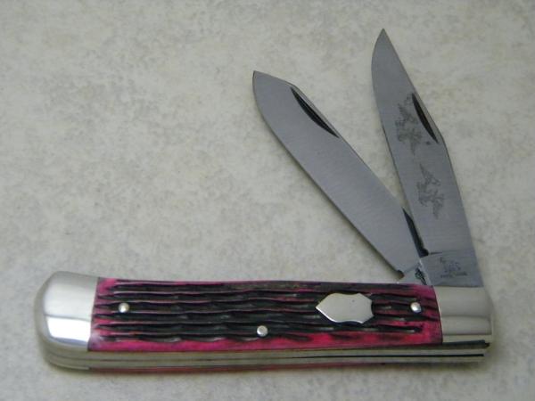 Bulldog Brand Pitt Bull Solingen, Germany Pink Bone Jumbo Trapper Knife Bulldog Brand Pitt Bull Solingen, Germany Pink Bone Jumbo Trapper Knife