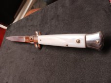 1980's edge co Model 120 White Pearlex Drop Point 9" w/ instruction leaflet