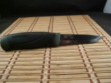 MORA MORAKNIV COMPANION HEAVY DUTY SWEDEN MADE CARBON STEEL HUNTING & SURVIVAL KNIFE & SCABARD NEW
