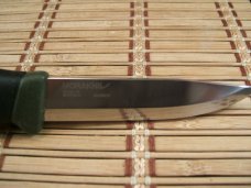 MORA MORAKNIV COMPANION HEAVY DUTY SWEDEN MADE CARBON STEEL HUNTING & SURVIVAL KNIFE & SCABARD NEW