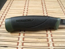 MORA MORAKNIV COMPANION HEAVY DUTY SWEDEN MADE CARBON STEEL HUNTING & SURVIVAL KNIFE & SCABARD NEW