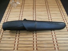 MORA MORAKNIV COMPANION HEAVY DUTY SWEDEN MADE CARBON STEEL HUNTING & SURVIVAL KNIFE & SCABARD NEW