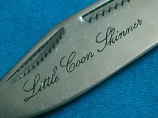 VINTAGE FROST JAPAN RAINBOW WOOD LITTLE COON SKINNER FOLDING POCKET KNIFE KNIVES OLD