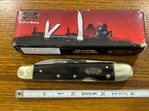 Frost Cutlery SW-116CBH Steel Warrier 3-Blade Trapper Knife w/Cape Buffalo Horn Scales