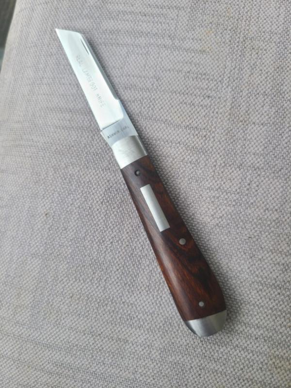 REAL LAMBSFOOT KNIFE..Aswhin Earl...#0022..3 5/8"..Ironwood....8670 steel..SS caps,bolsters & shield